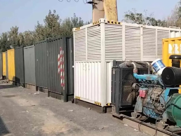 隆昌200KW柴油发电机机组每小时油耗是多少？